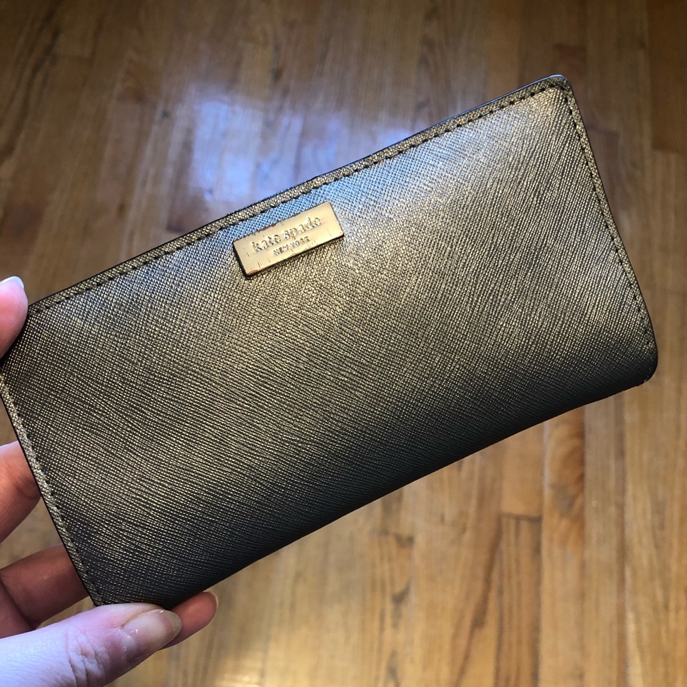 Kate Spade Silver Wallet